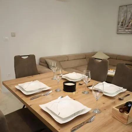 Dalmata D - Two Bedroom With Terrace アパート