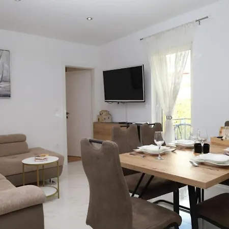 Dalmata D - Two Bedroom With Terrace アパート