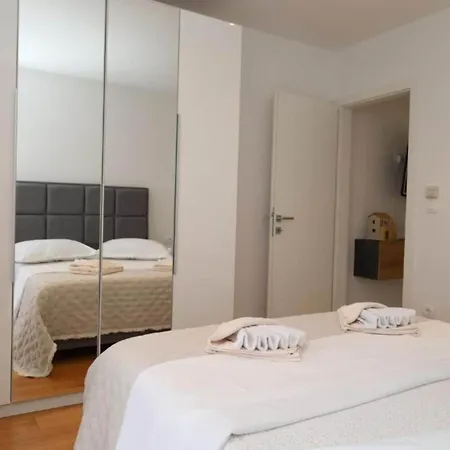 Dalmata D - Two Bedroom With Terrace *